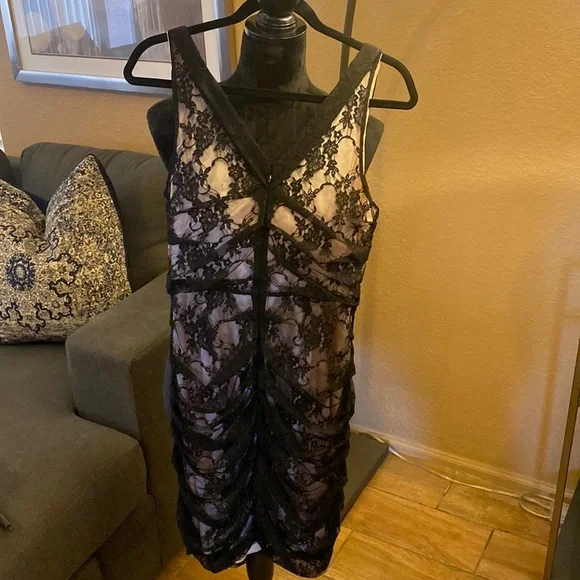 Express Lace Cocktail Dress Black 10 - Picture 2 of 3